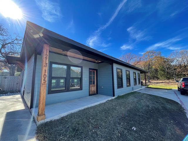 property at 1213 Oak Dr