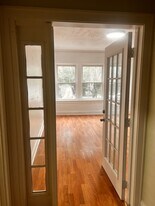 6113 S Sacramento Ave, Unit 1stFloor in Chicago, IL - Building Photo