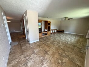 1143 SE Sabina Ln in Port St. Lucie, FL - Building Photo - Building Photo