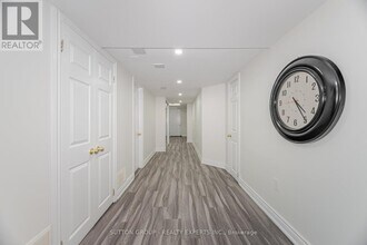 5 Freedom Oaks Trail in Brampton, ON - Building Photo - Building Photo