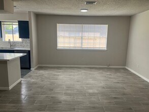 2434 Long Reach Dr in Sugar Land, TX - Building Photo - Building Photo