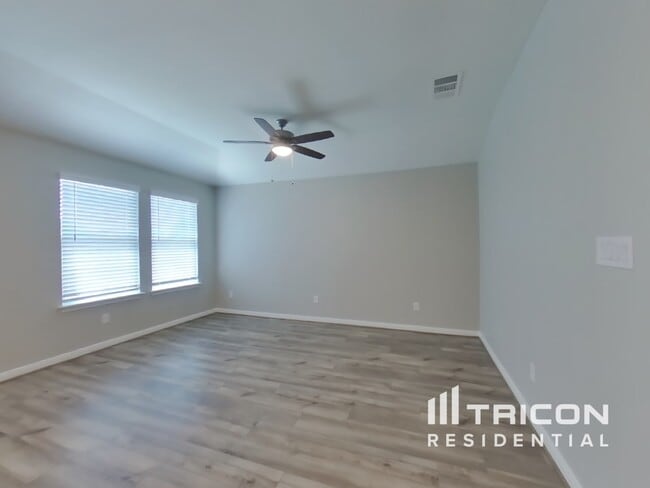 13530 Paxton Blvd in Saint Hedwig, TX - Building Photo - Building Photo