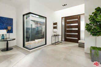 118 S Canyon View Dr in Los Angeles, CA - Building Photo - Building Photo