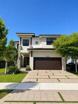16036 NW 89th Ct in Miami Lakes, FL - Building Photo