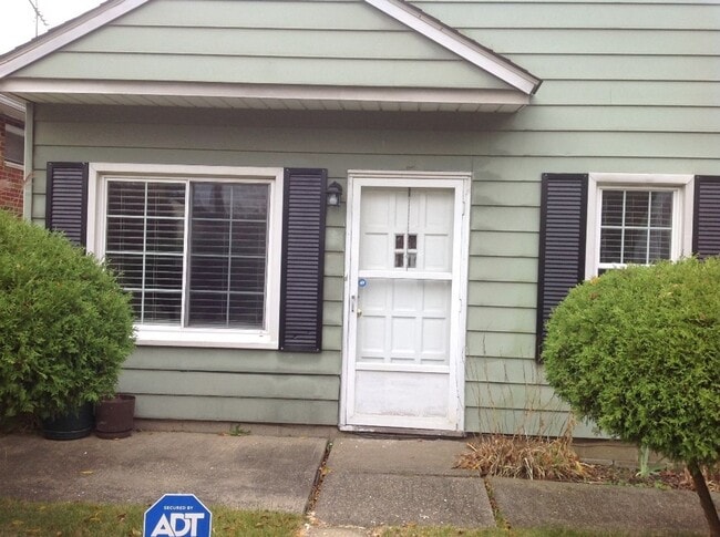 property at 820 Lindsay Ave