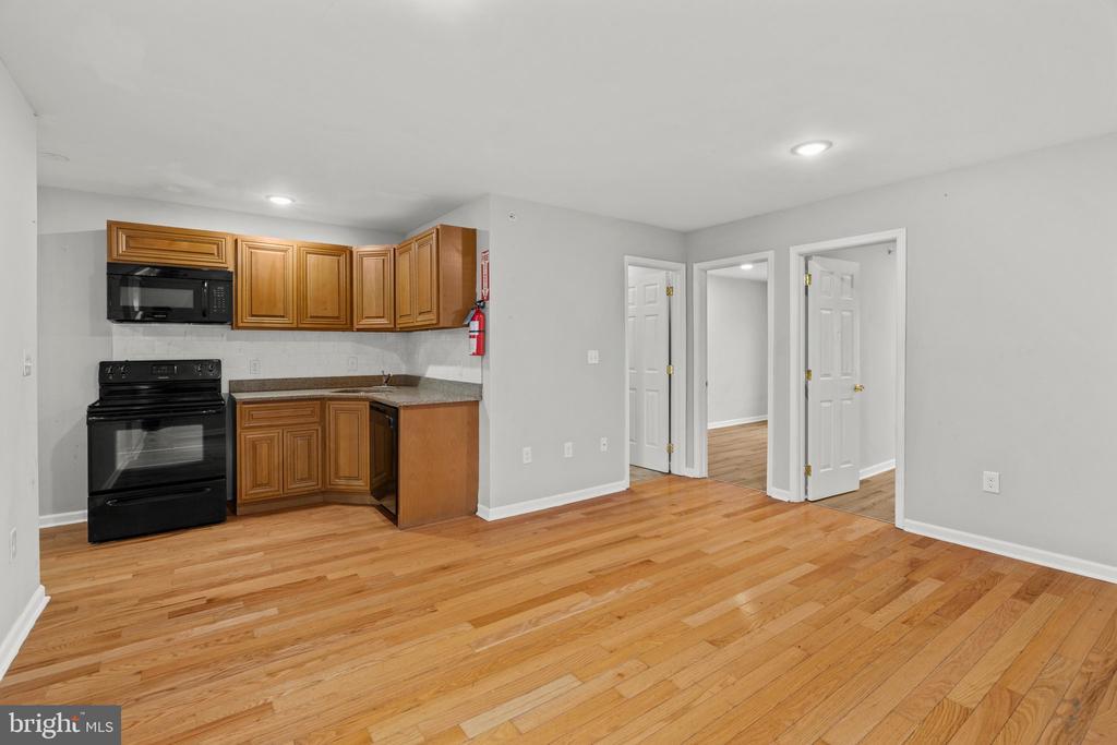 1709 Cecil B. Moore Ave in Philadelphia, PA - Building Photo