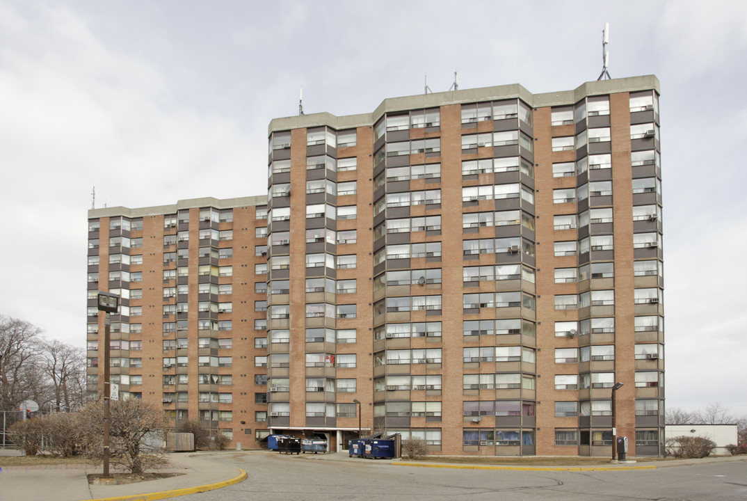 Humberline Place in Toronto, ON - Building Photo