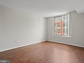 2726 Gallows Rd in Vienna, VA - Building Photo - Building Photo