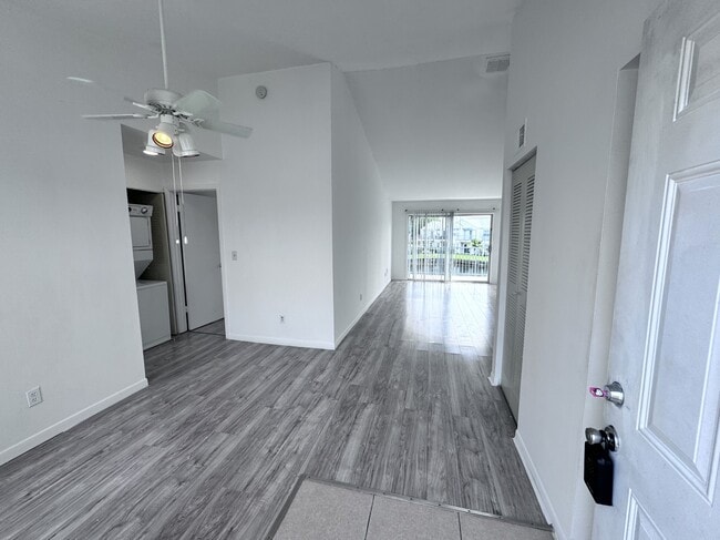 property at 2512 Woodgate Blvd