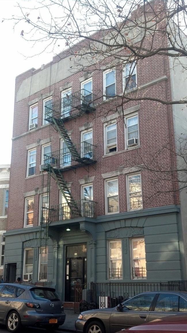 552 56th St in Brooklyn, NY - Foto de edificio - Building Photo