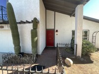 1362 N Arbor Cir in Tucson, AZ - Foto de edificio - Building Photo