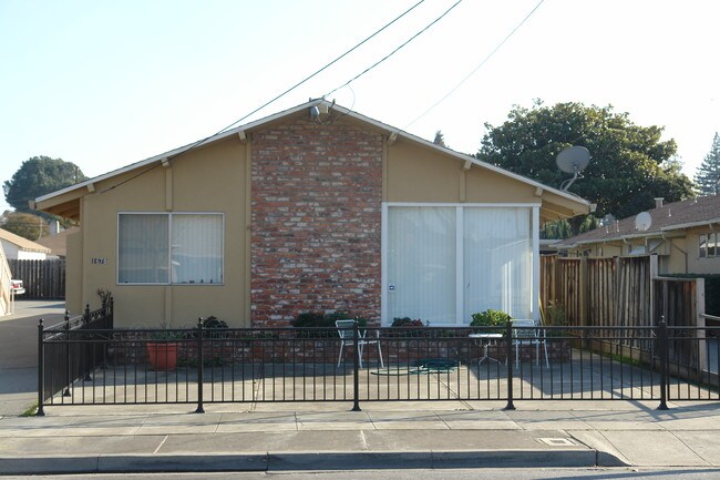 1678 Harrison St in Santa Clara, CA - Building Photo - Building Photo