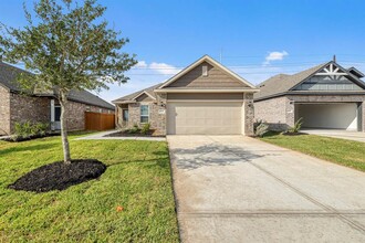 1035 Rosewood Trl in Beasley, TX - Building Photo - Building Photo