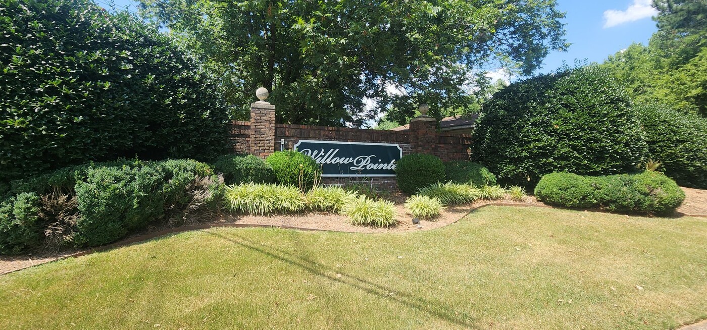 6644 Willow Pointe Dr NW in Huntsville, AL - Building Photo