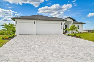 106 NW 18th Pl in Cape Coral, FL - Building Photo - Building Photo