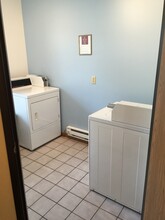 Sherman Oaks Apartments in Wausau, WI - Foto de edificio - Building Photo