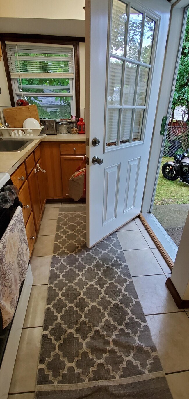 23 Indiana Ter Apartments and Nearby Newton Apartments For Rent