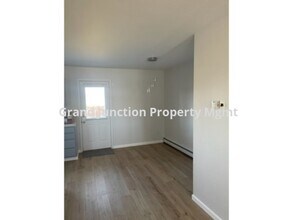 565 W Willow Ct in Clifton, CO - Building Photo - Building Photo