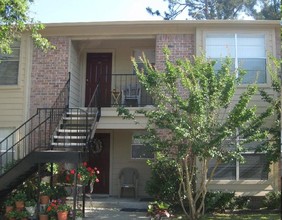 Timberwood Apartment Homes in Lumberton, TX - Building Photo - Building Photo