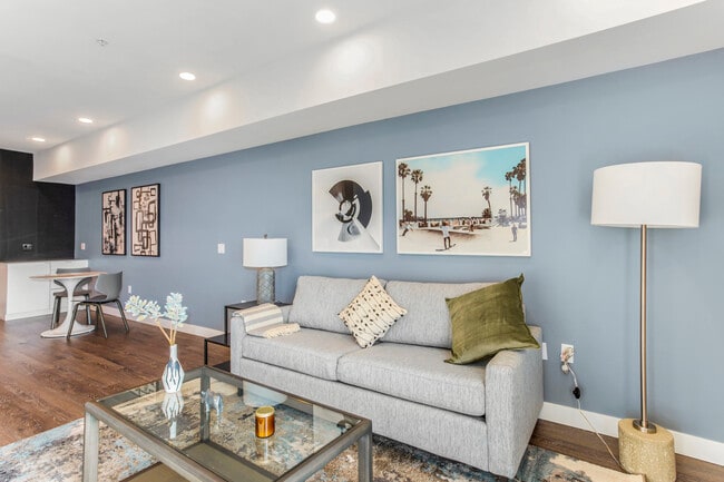 6677 Santa Monica Blvd-Unit -1713 in Los Angeles, CA - Building Photo - Building Photo