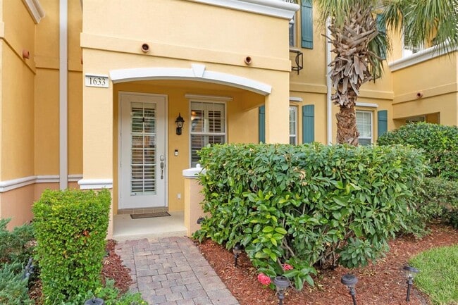 property at 1633 Napoli Dr W