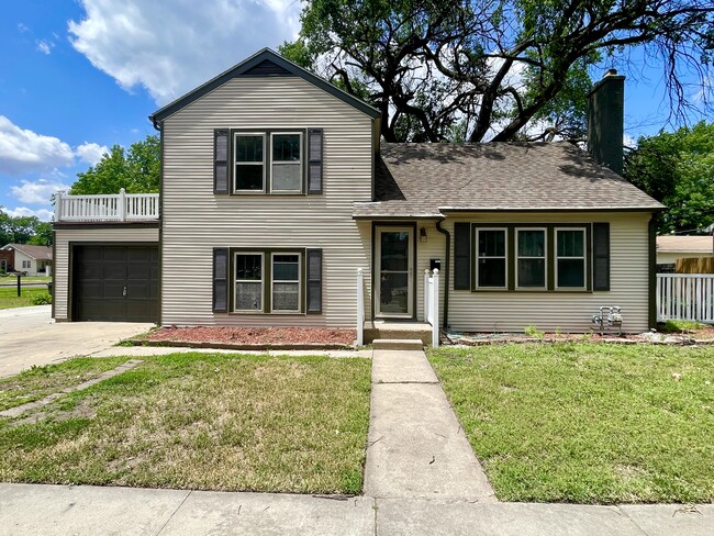 property at 1801 N Jefferson St