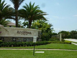 130 Riverwalk Cir E in Plantation, FL - Building Photo - Building Photo