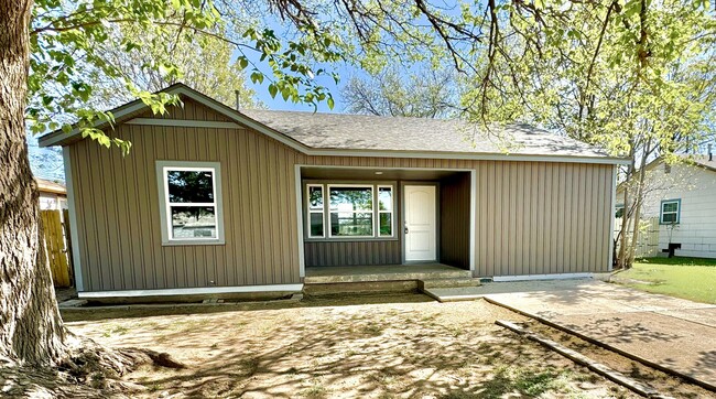 2009 49th St in Lubbock, TX - Building Photo - Building Photo