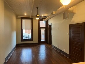 133 S Main St, Unit 203 in Salisbury, NC - Foto de edificio - Building Photo