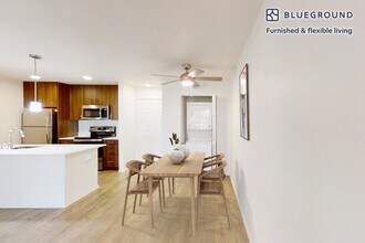 333 1st St in Seal Beach, CA - Foto de edificio - Building Photo