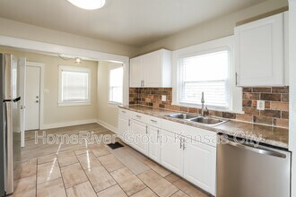 3011 Parkwood Blvd in Kansas City, KS - Building Photo - Building Photo