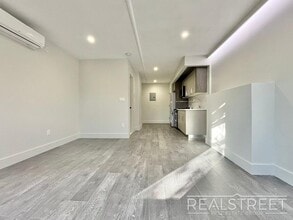 Brand New 1 Bed w Full Kitchen Amenities in Prime Crown Heights, Unit 4A in Brooklyn, NY - Foto de edificio - Building Photo