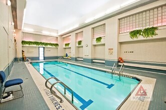 301 W 57th St, Unit 21d in New York, NY - Foto de edificio - Building Photo