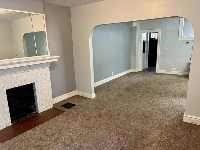 property at 212 E Hudson St