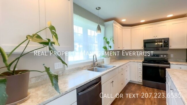 property at 15 E Cote St