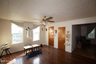 74 W 8th Ave in Gloversville, NY - Building Photo - Building Photo
