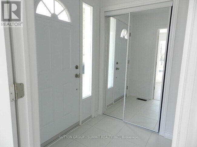 5305-5305 Glen Erin Dr in Mississauga, ON - Building Photo - Building Photo
