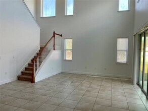 7952 Hampton Lake Dr in Tampa, FL - Building Photo - Building Photo