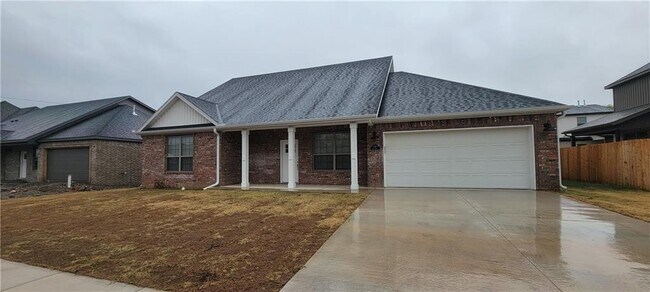 240 Vicks Cir in Centerton, AR - Building Photo - Building Photo