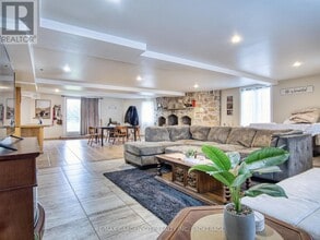 33260 Pettit Rd in Wainfleet, ON - Building Photo - Building Photo