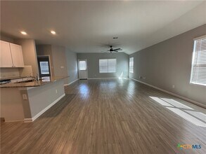 341 Cordova Xing in Seguin, TX - Building Photo - Building Photo