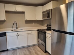 740 Wheatland Cir in Bridgeville, PA - Building Photo - Building Photo