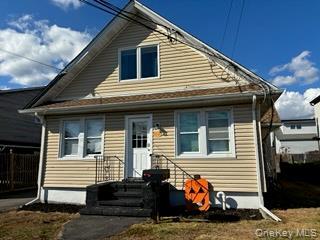 7 S Atlantic St in Bay Shore, NY - Building Photo - Building Photo