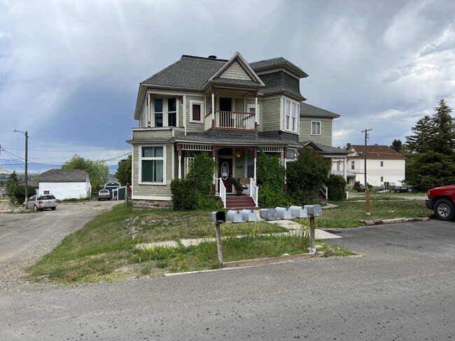 1814 Hauser Blvd in Helena, MT - Building Photo - Building Photo