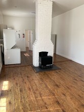 853 McElroy St in Oakland, CA - Foto de edificio - Building Photo