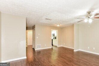 5963 Sherwood Trace in Stonecrest, GA - Building Photo - Building Photo