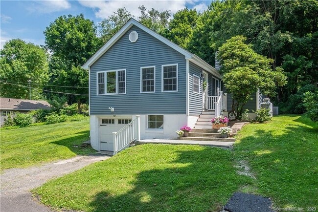 property at 32 Lakeview Dr
