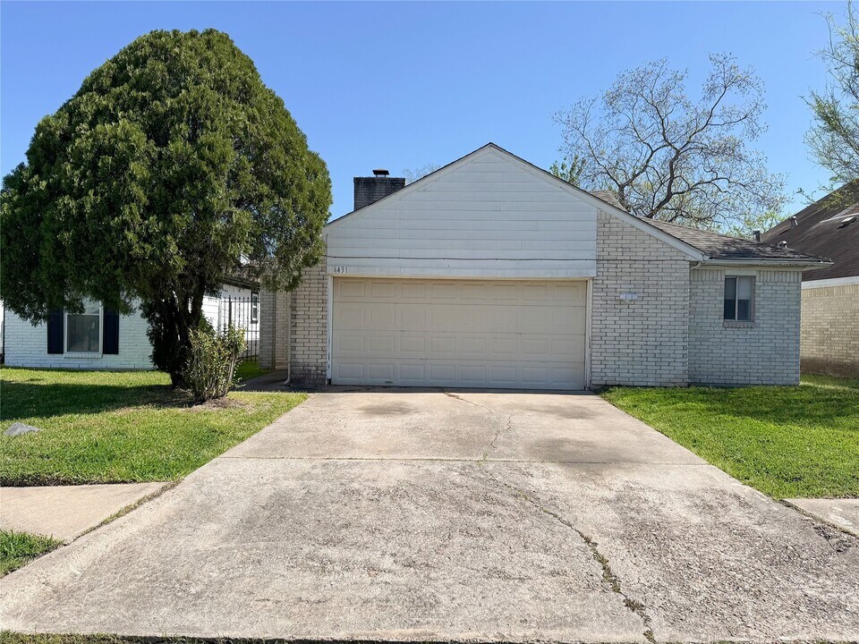 4431 Yupon Ridge Dr in Houston, TX - Building Photo
