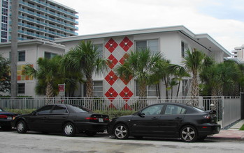 1333 15th St in Miami Beach, FL - Building Photo - Building Photo