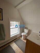 339 Centre St, Unit 3 in Boston, MA - Building Photo